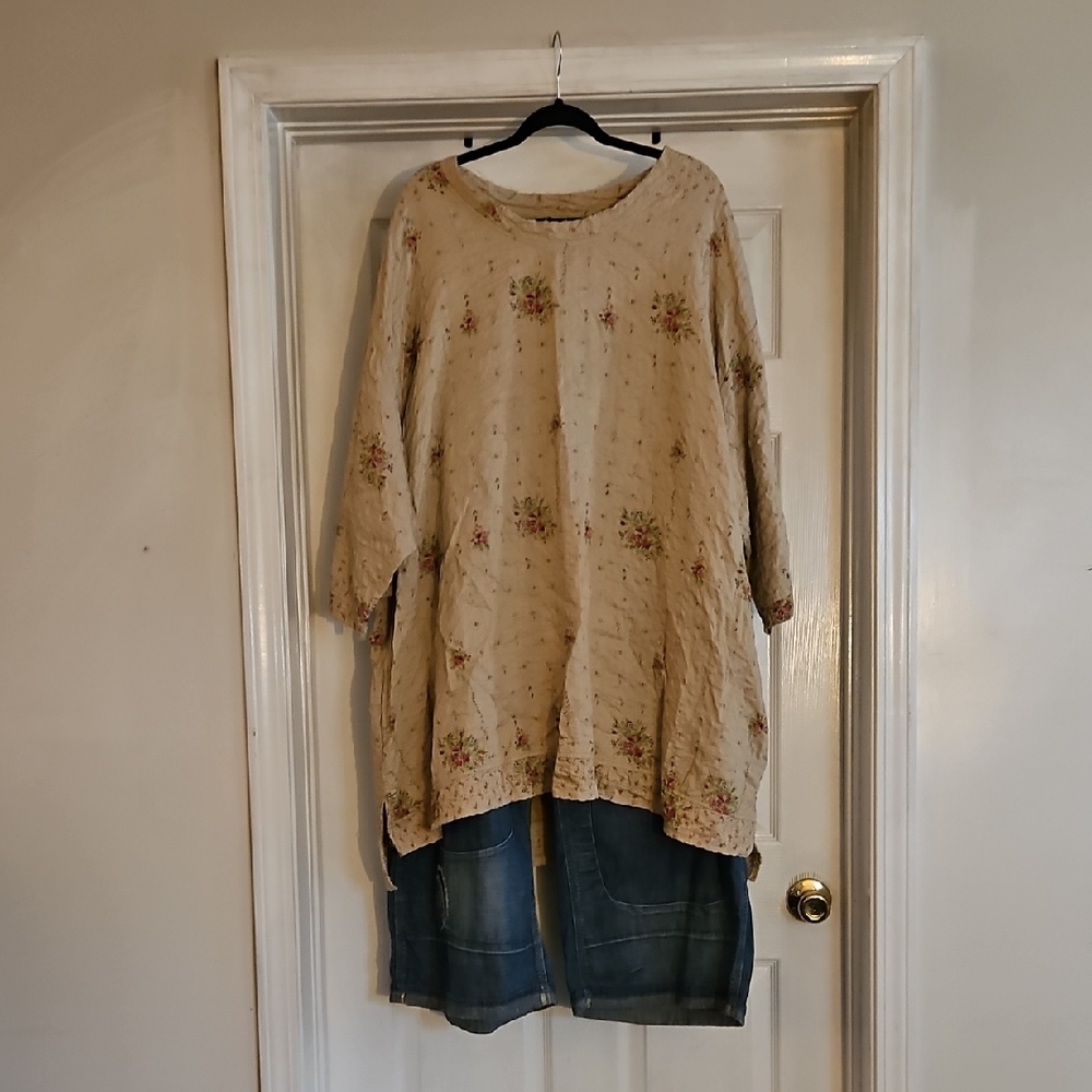 Magnolia Pearl Floral Beige Top
